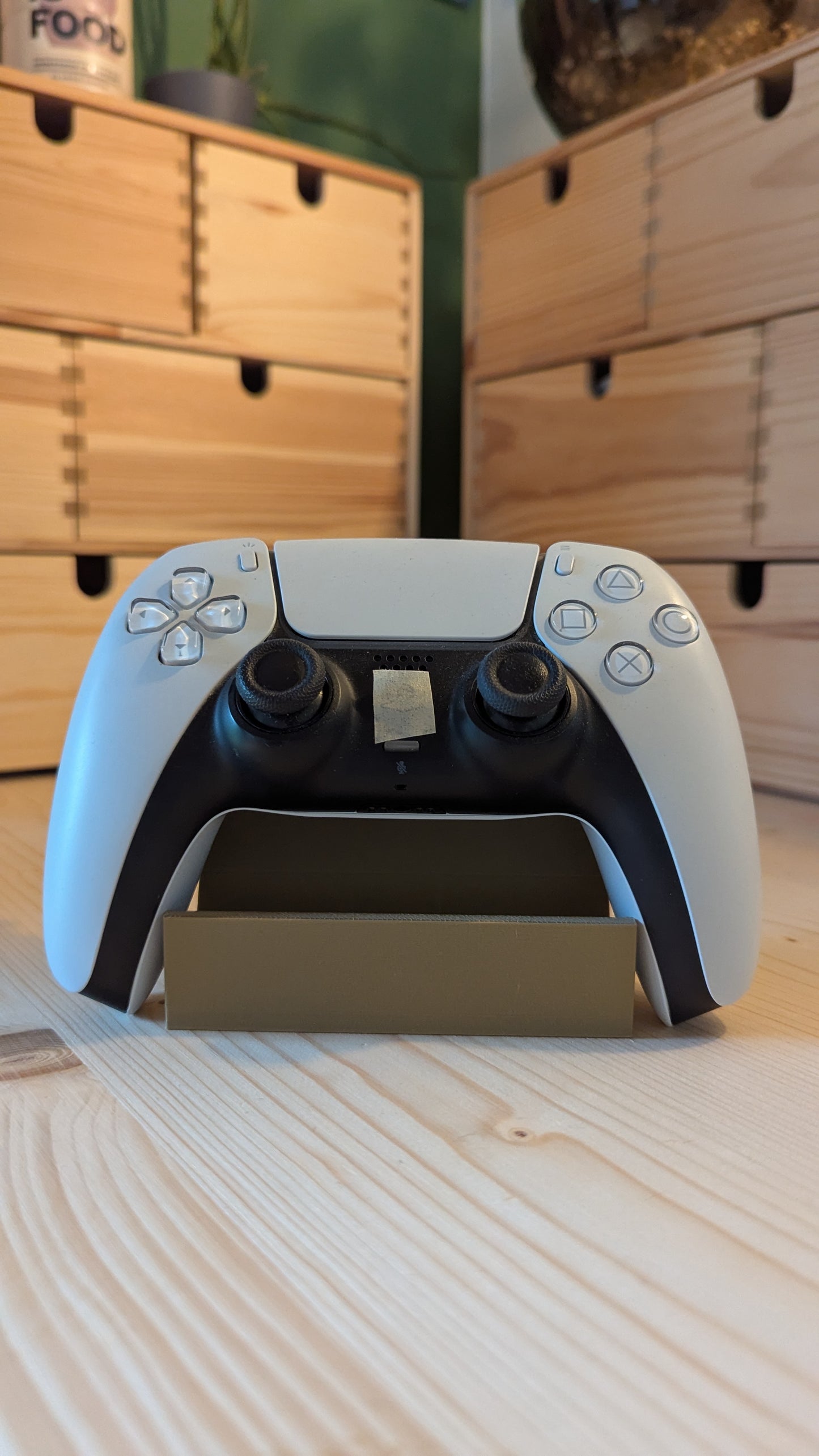 ALLES Halterung( Controller, I Pad, Handy, Bücher...)